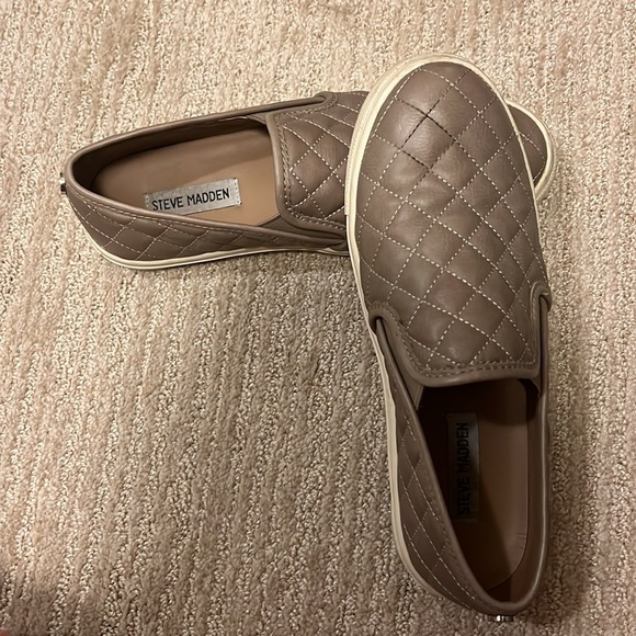 steve madden ecentrcq slip on shoes - Picture 3 of 5